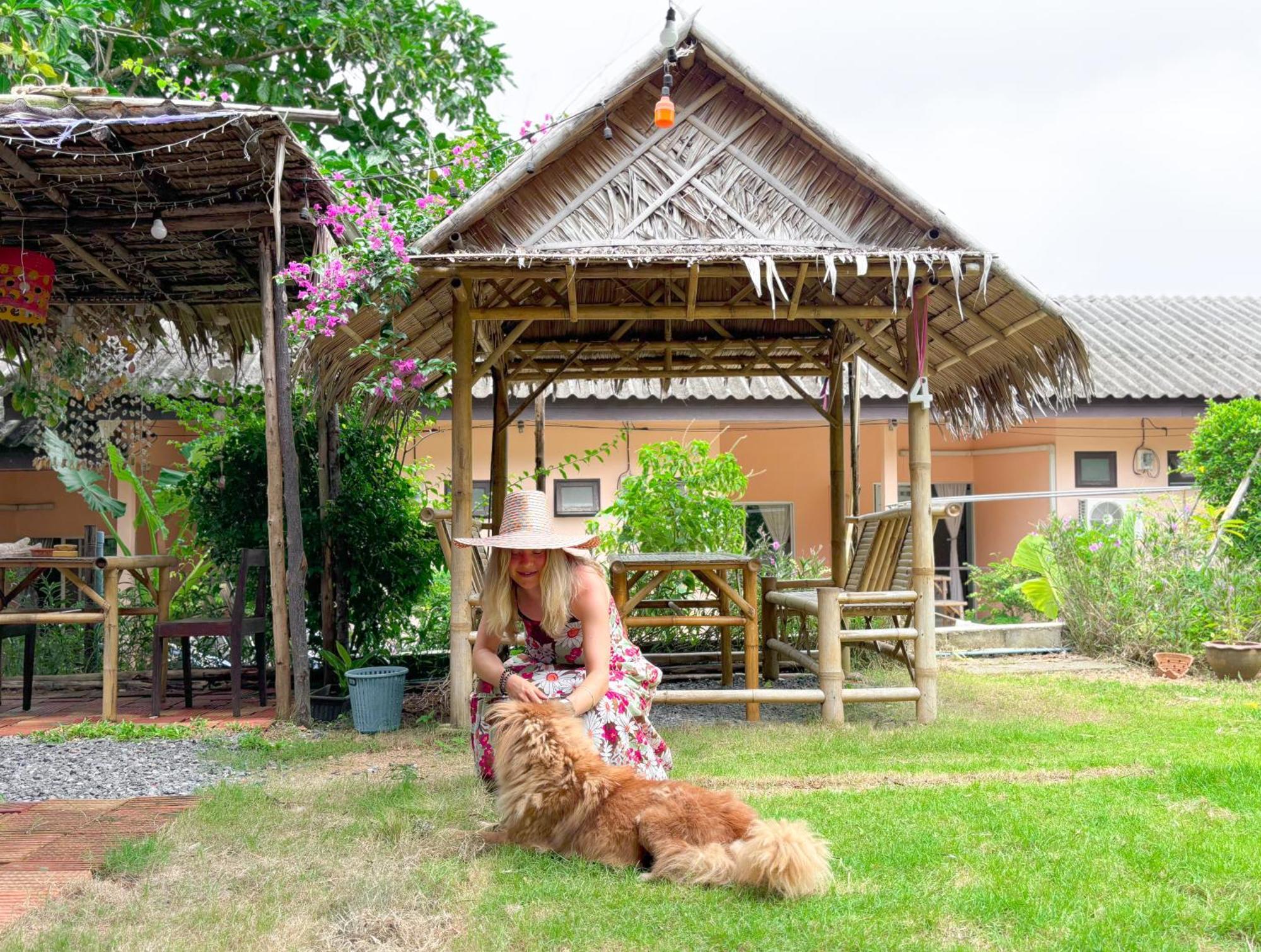 Les Fleurs House Bed & Breakfast Khao Lak Exterior photo