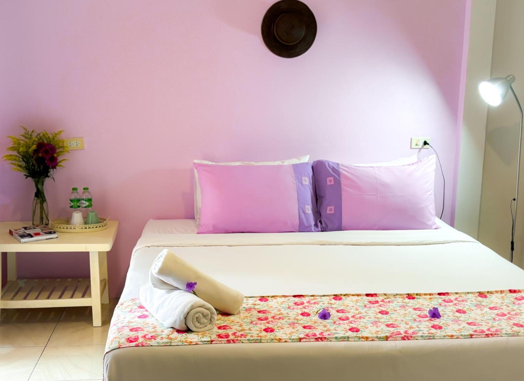 Les Fleurs House Bed & Breakfast Khao Lak Exterior photo