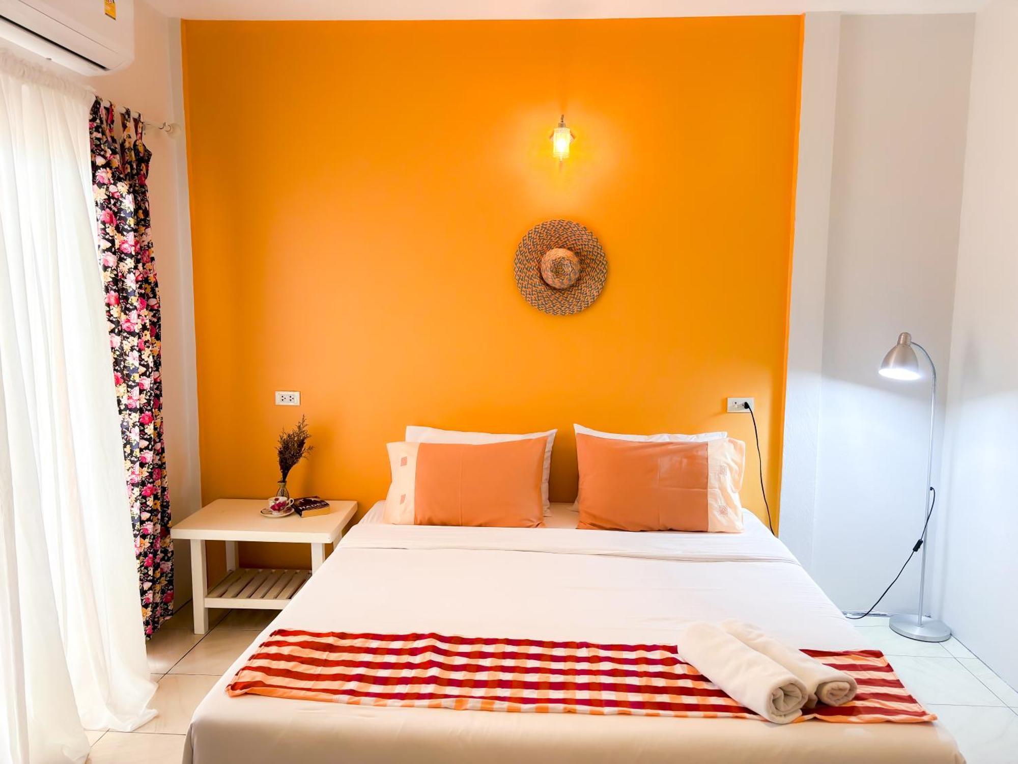 Les Fleurs House Bed & Breakfast Khao Lak Exterior photo