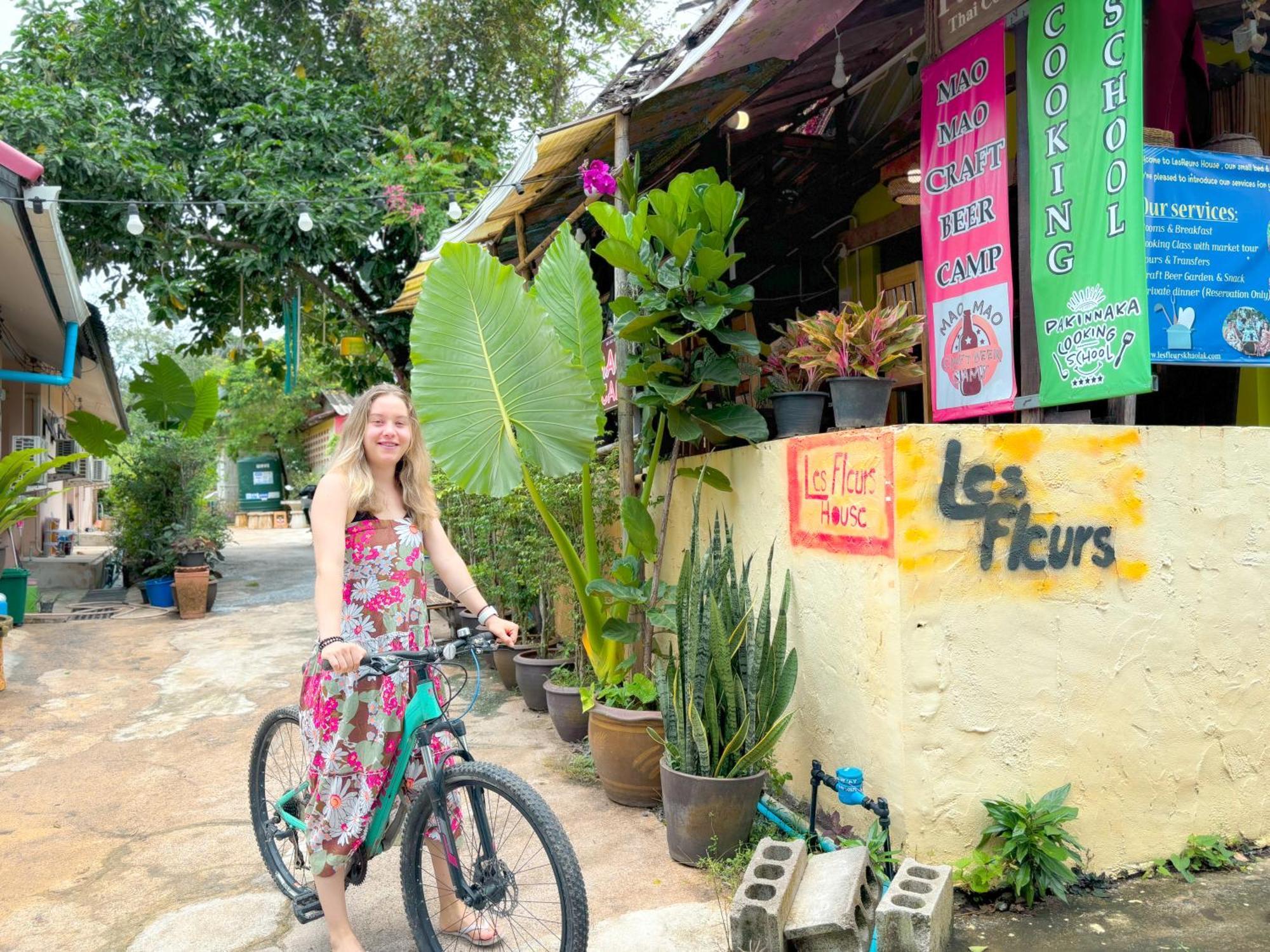 Les Fleurs House Bed & Breakfast Khao Lak Exterior photo